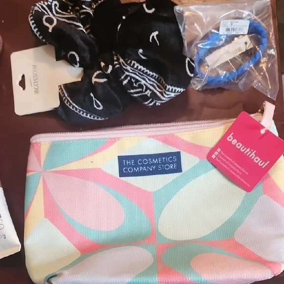 Rimmel London Stay Matte Foundation and Highlighter Set - Picture 5 of 5